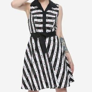 Her Universe Alice in Wonderland XL NWT dress